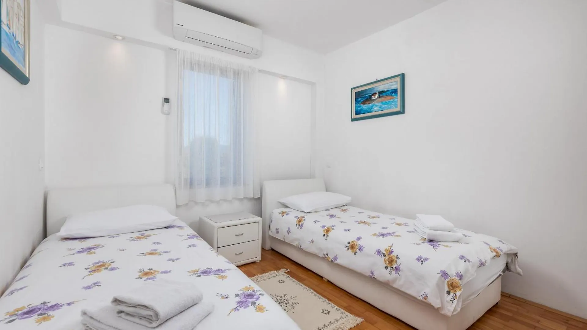Family House Rose With Pool - Happy Rentals Pinezici  Holiday home Pinezici (Krk)