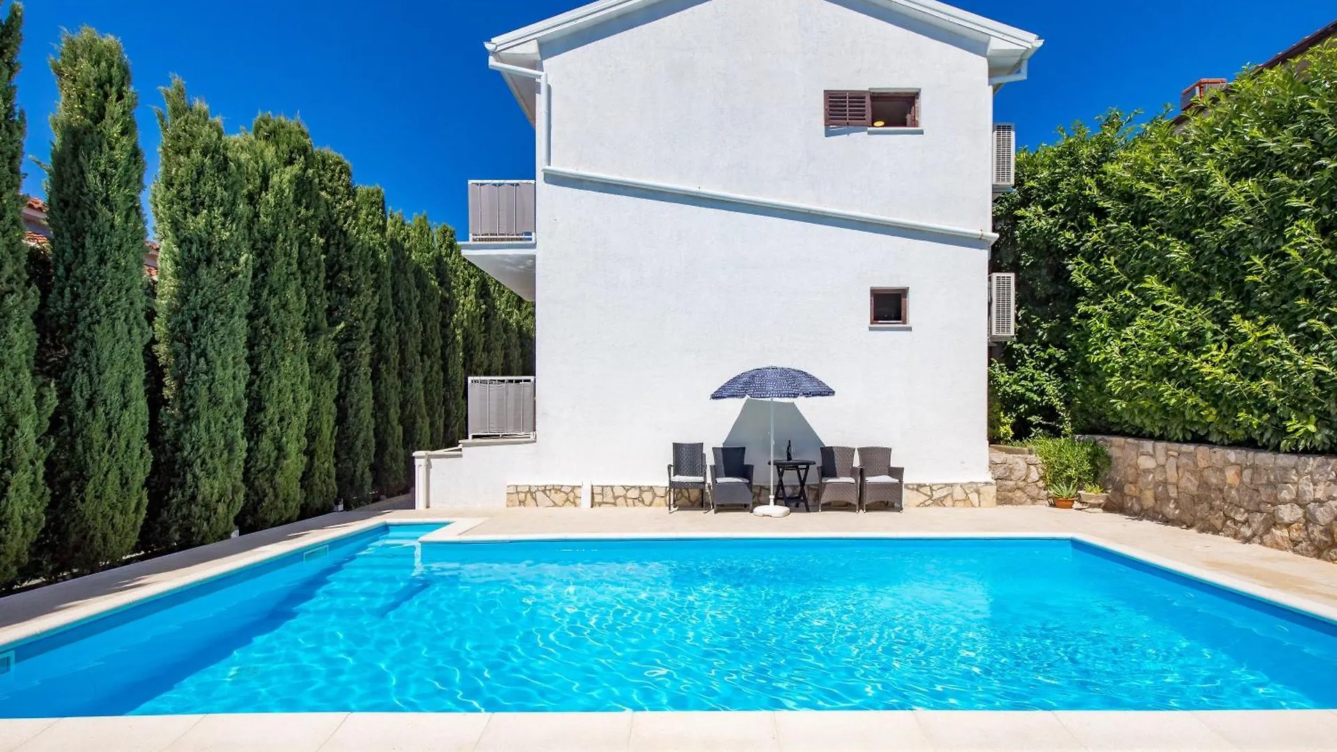 Family House Rose With Pool - Happy Rentals Pinezici
