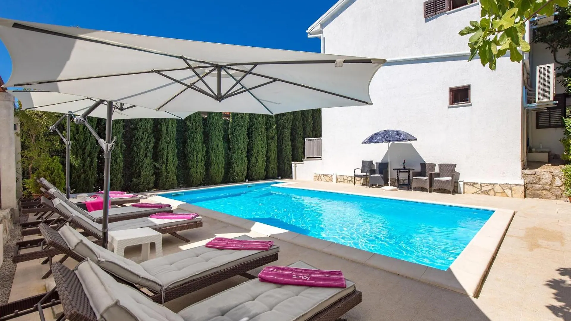 Family House Rose With Pool - Happy Rentals Pinezici  Pinezici (Krk)