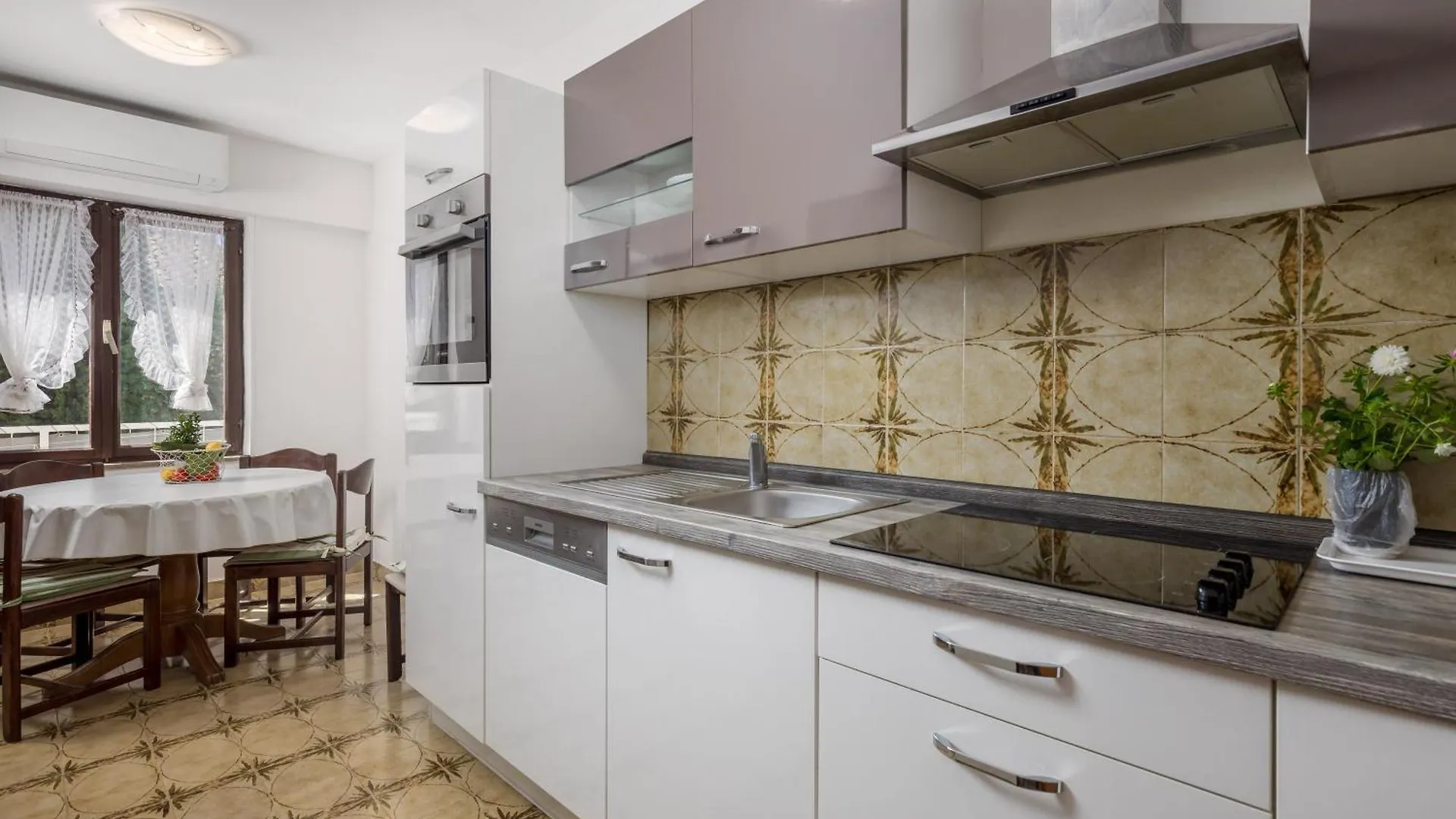 Family House Rose With Pool - Happy Rentals Pinezici  Holiday home